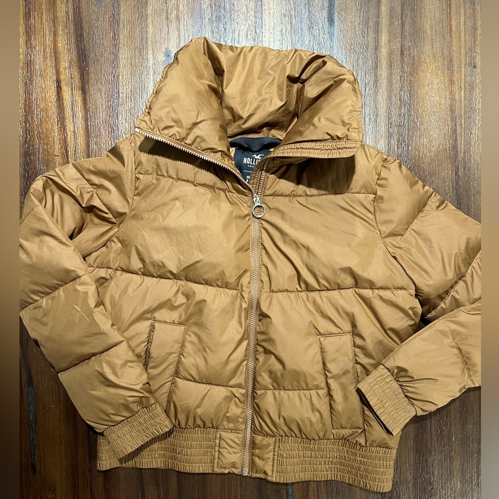 Hollister Gold/Brown Quilted Woman’s Puffer Jacket Size Large